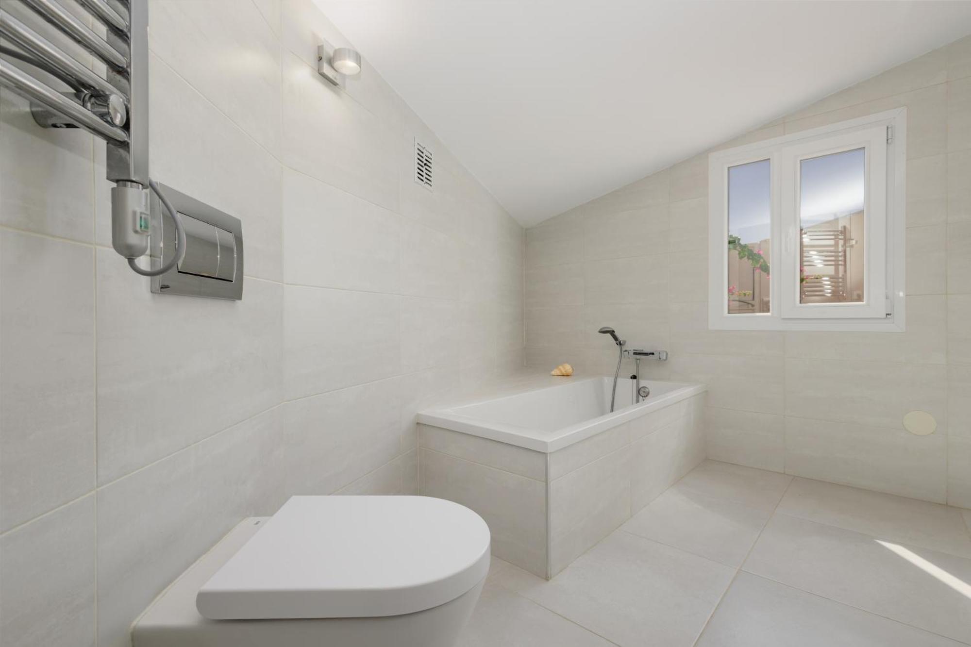6 Bedroom Villa, With Heated Pool And Sea Views, Next To The Of Costabella Feriehus *