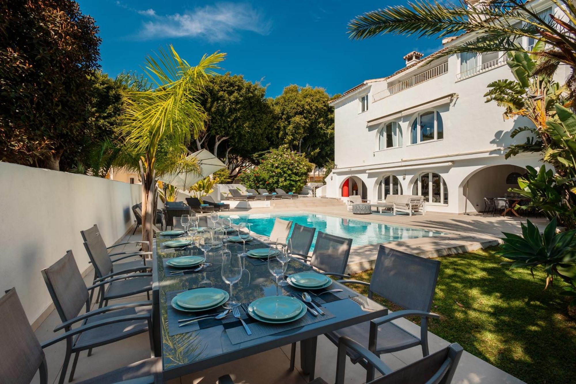 6 Bedroom Villa, With Heated Pool And Sea Views, Next To The Of Costabella Feriehus