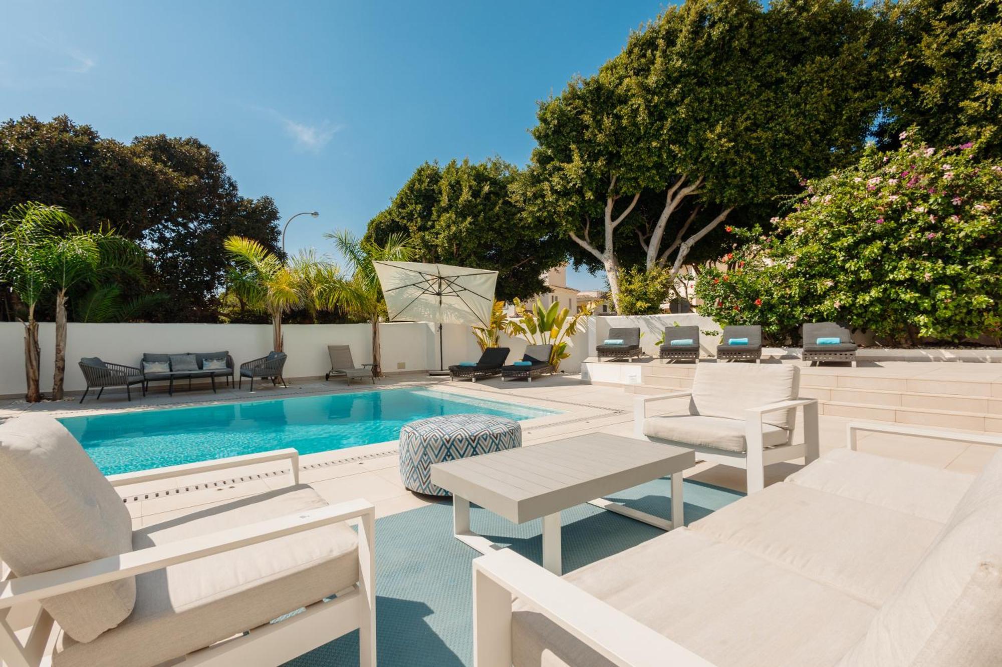 6 Bedroom Villa, With Heated Pool And Sea Views, Next To The Of Costabella