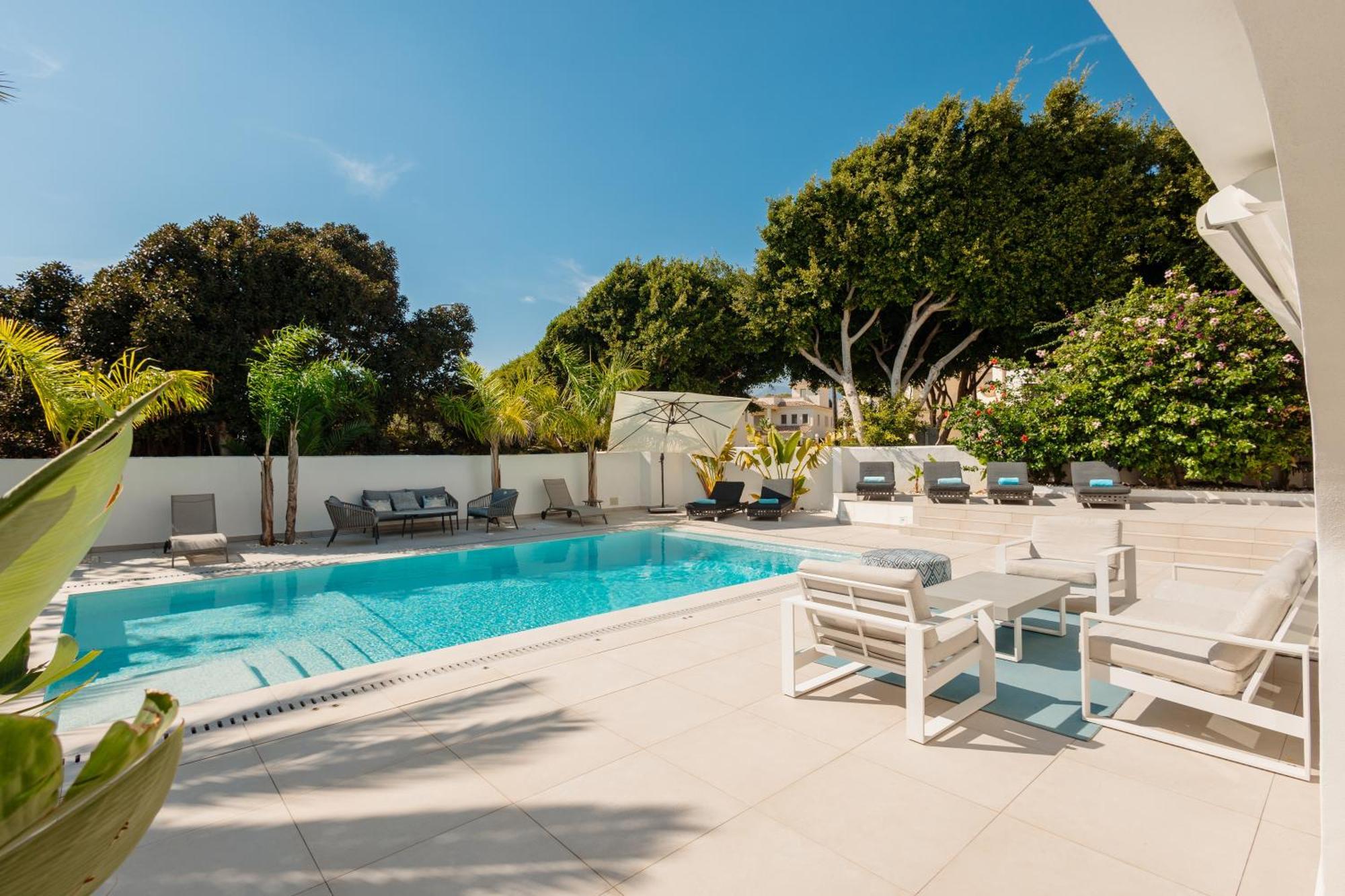 6 Bedroom Villa, With Heated Pool And Sea Views, Next To The Of Costabella Marbella