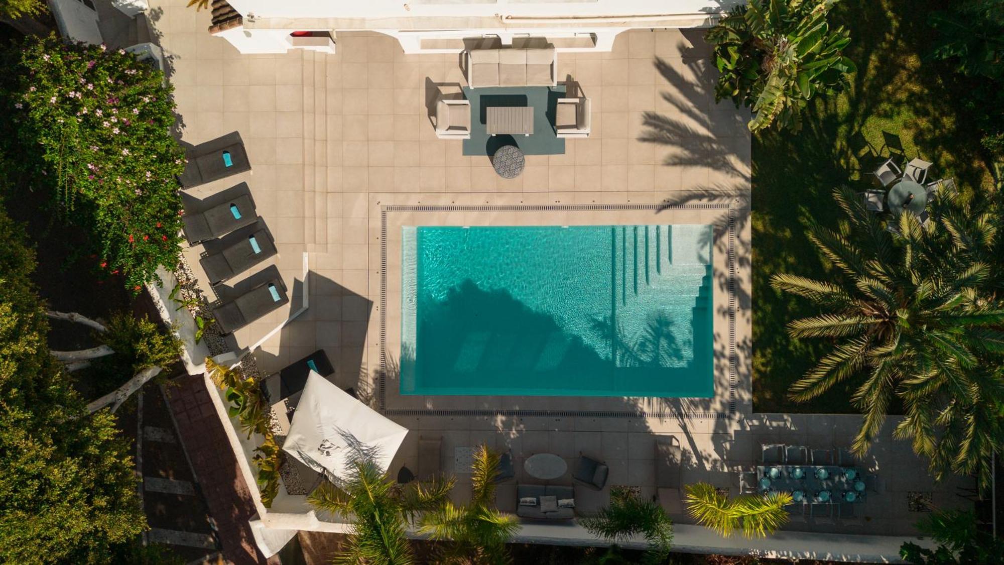 6 Bedroom Villa, With Heated Pool And Sea Views, Next To The Of Costabella *