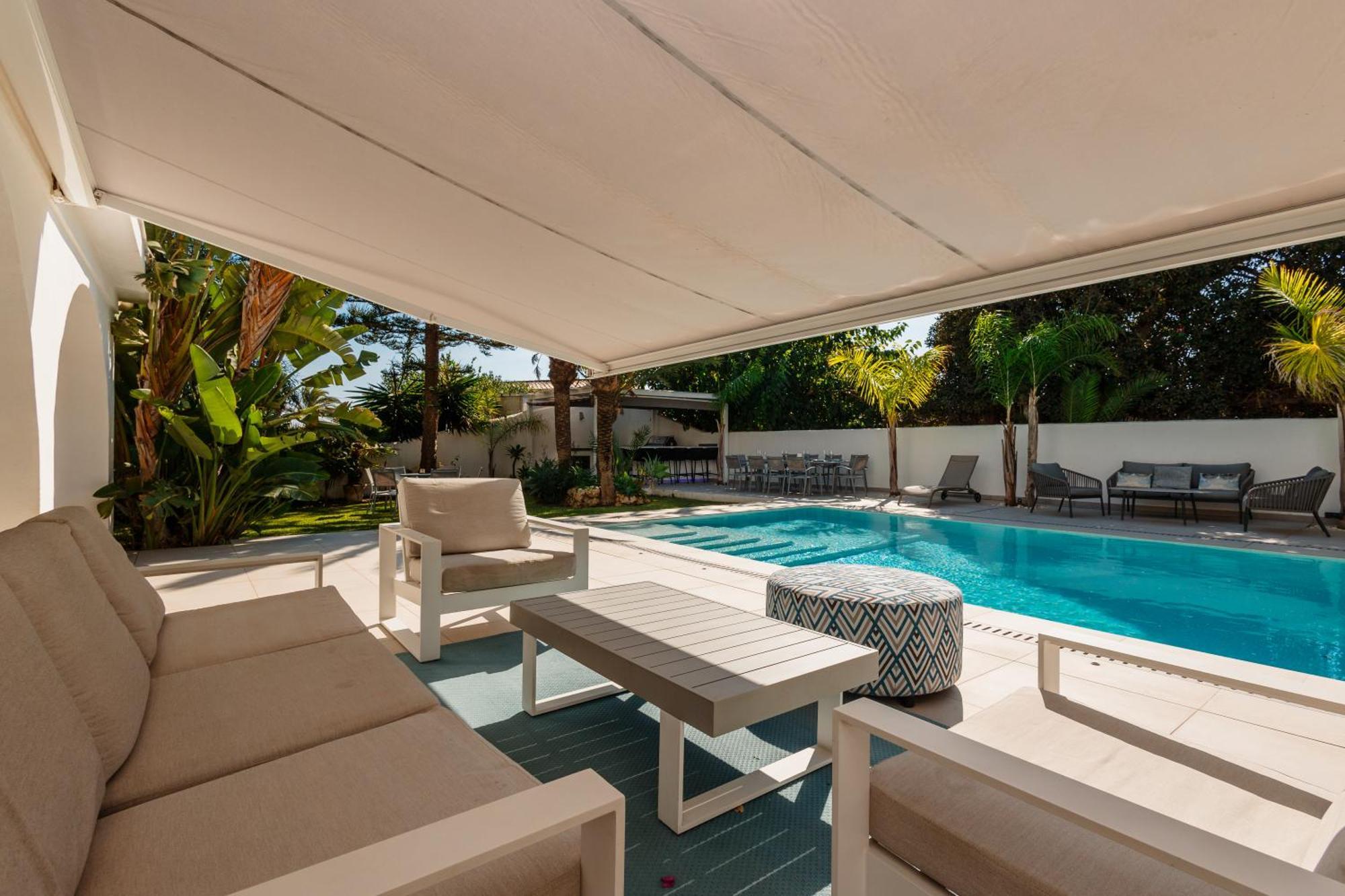 6 Bedroom Villa, With Heated Pool And Sea Views, Next To The Of Costabella