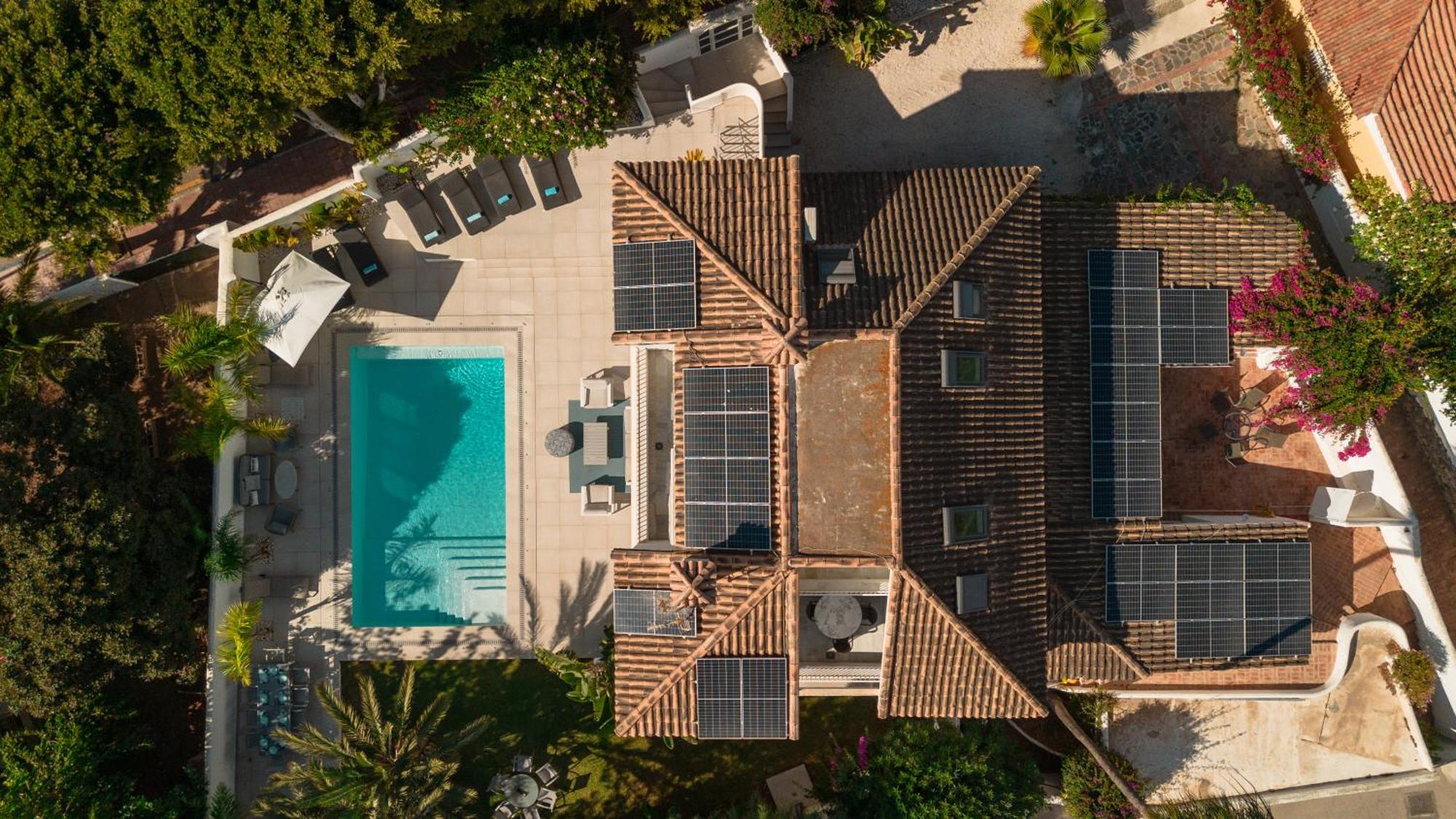 6 Bedroom Villa, With Heated Pool And Sea Views, Next To The Of Costabella *
